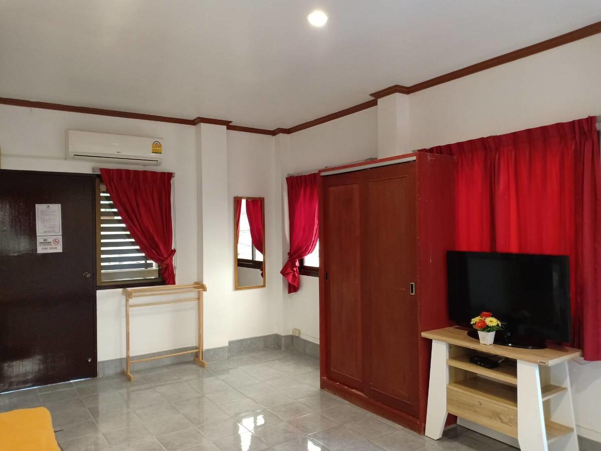 Kookkai House Hostel Patong Buitenkant foto