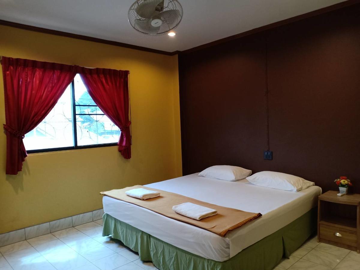 Kookkai House Hostel Patong Buitenkant foto