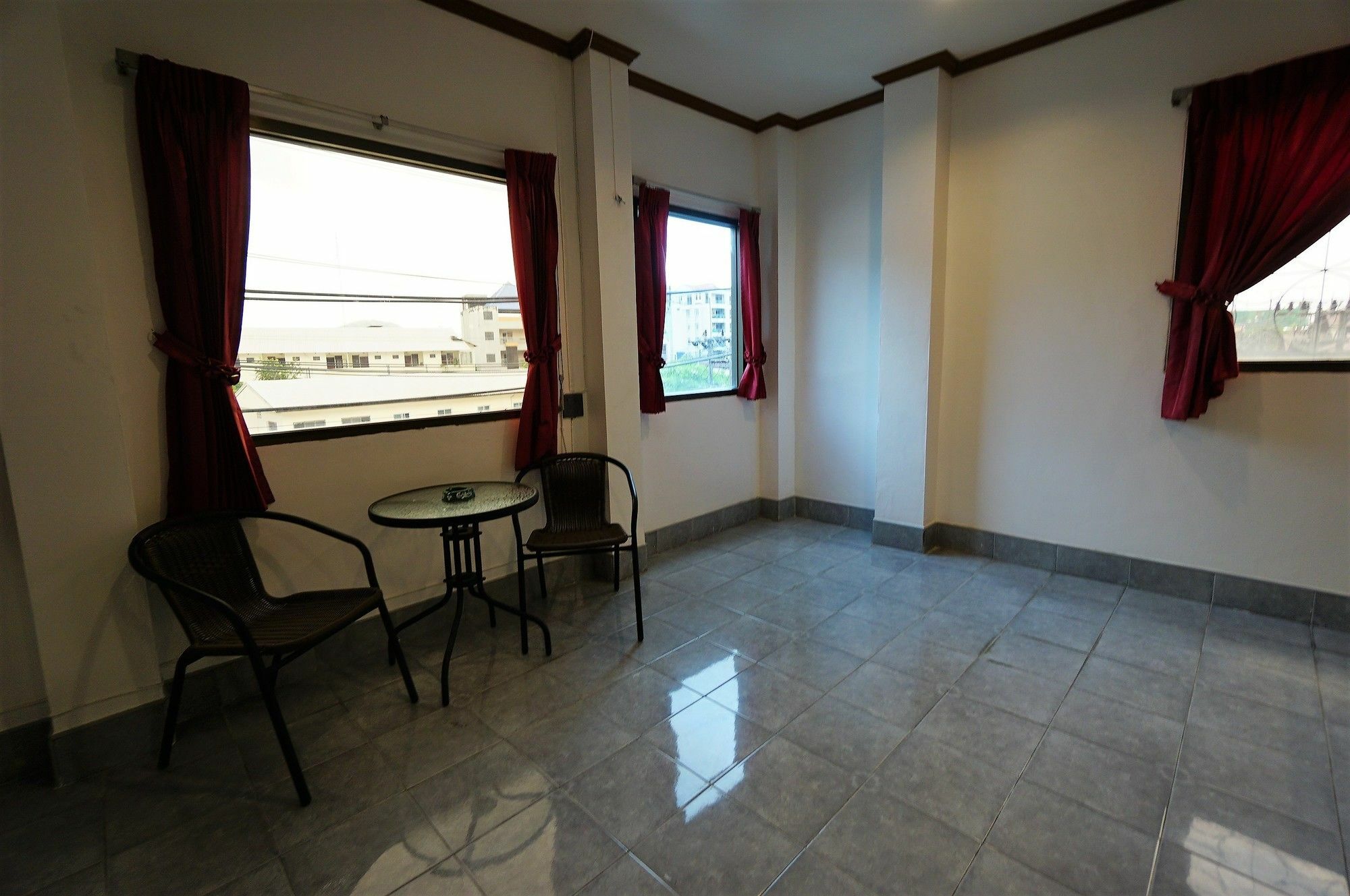 Kookkai House Hostel Patong Buitenkant foto