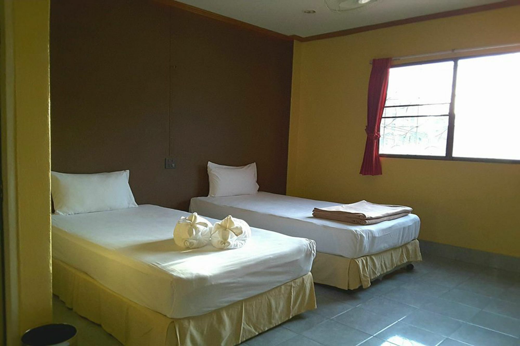 Kookkai House Hostel Patong Buitenkant foto